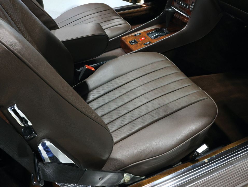 1987 Mercedes-Benz 560 SL