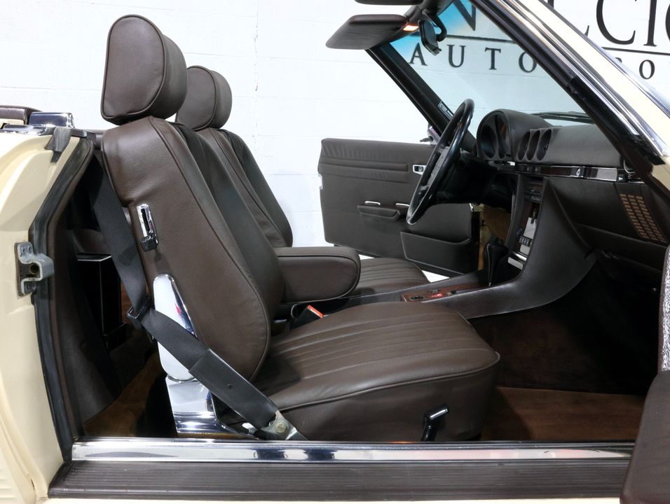 1987 Mercedes-Benz 560 SL