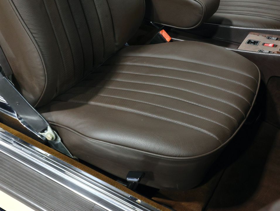 1987 Mercedes-Benz 560 SL
