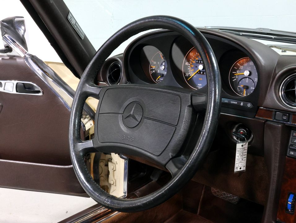 1987 Mercedes-Benz 560 SL