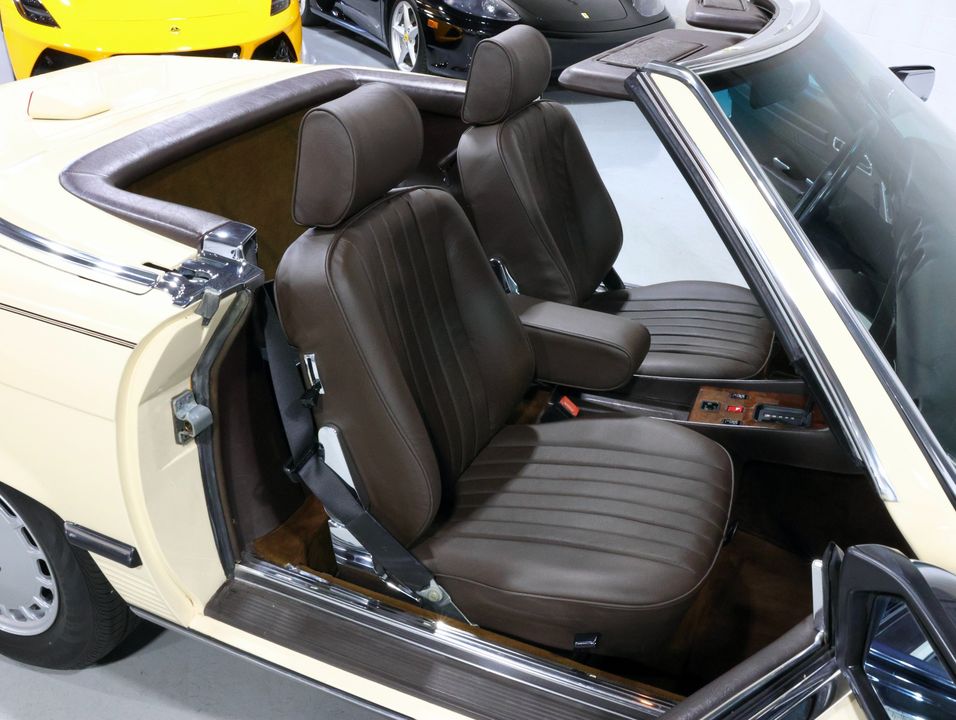 1987 Mercedes-Benz 560 SL