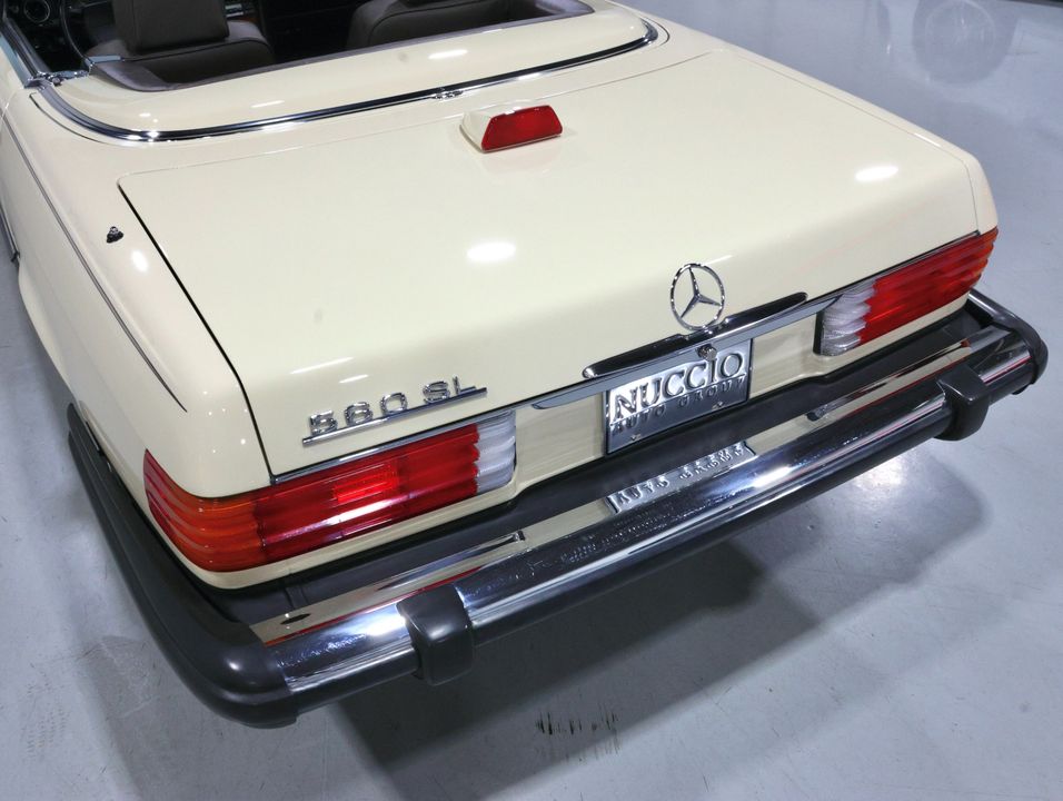 1987 Mercedes-Benz 560 SL