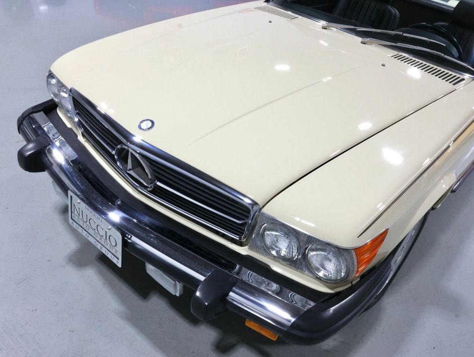 1987 Mercedes-Benz 560 SL
