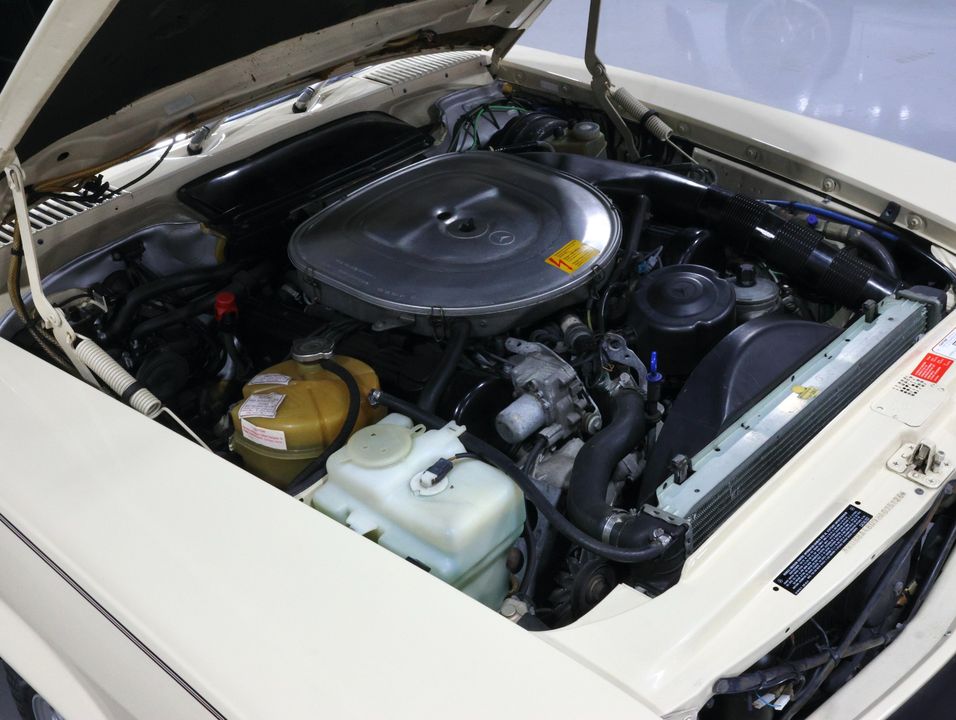 1987 Mercedes-Benz 560 SL