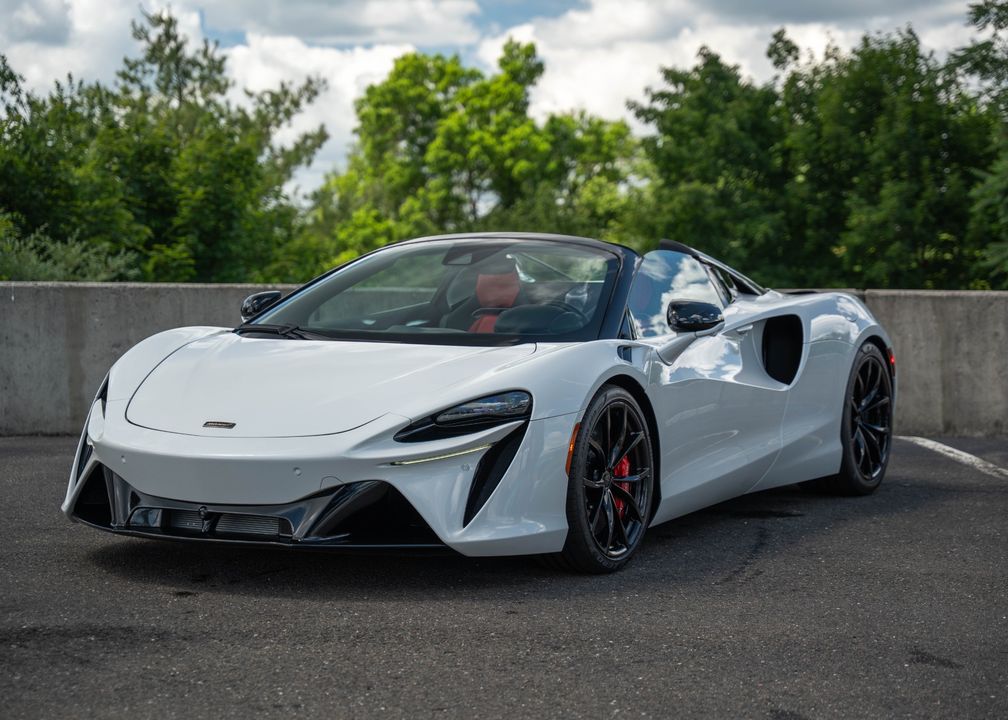 2025 McLaren Artura Spider