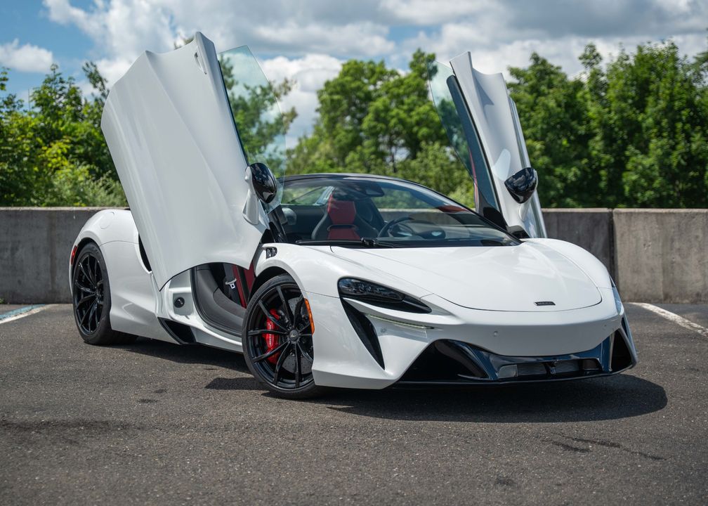 2025 McLaren Artura Spider