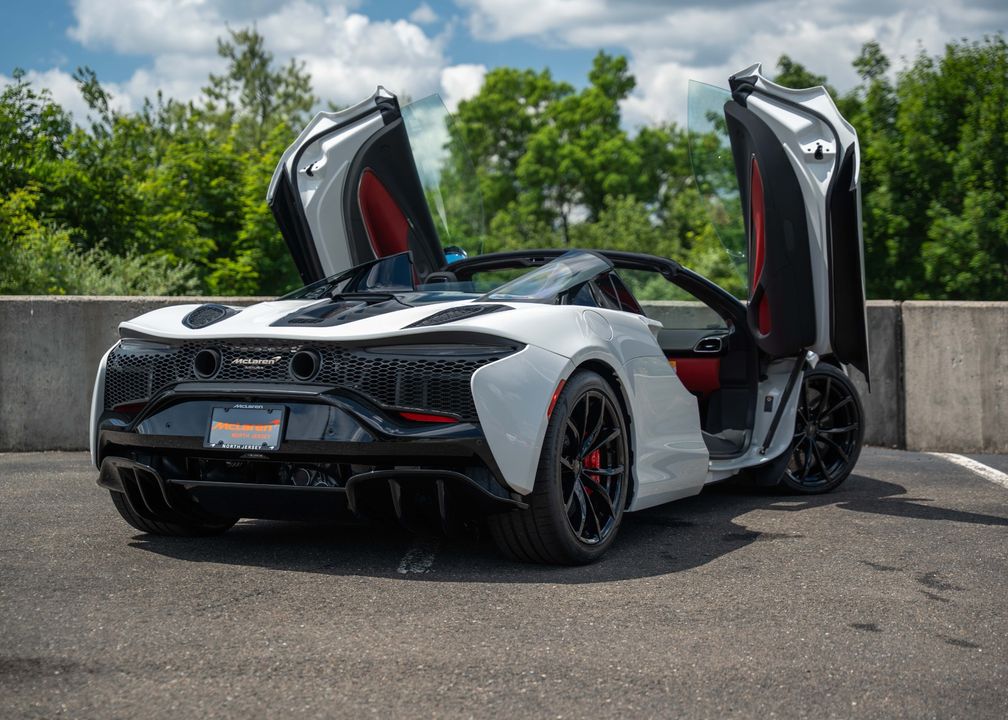 2025 McLaren Artura Spider