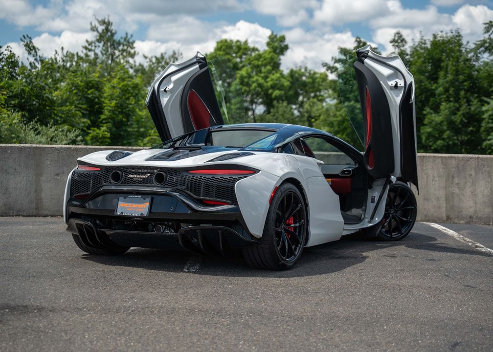 2025 McLaren Artura Spider