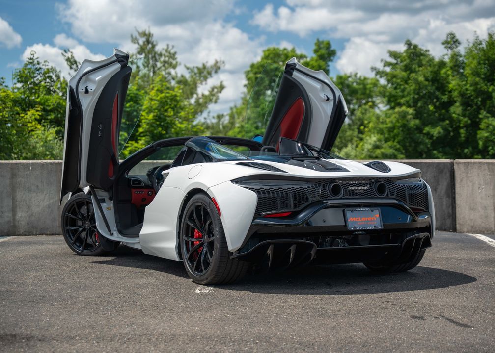 2025 McLaren Artura Spider