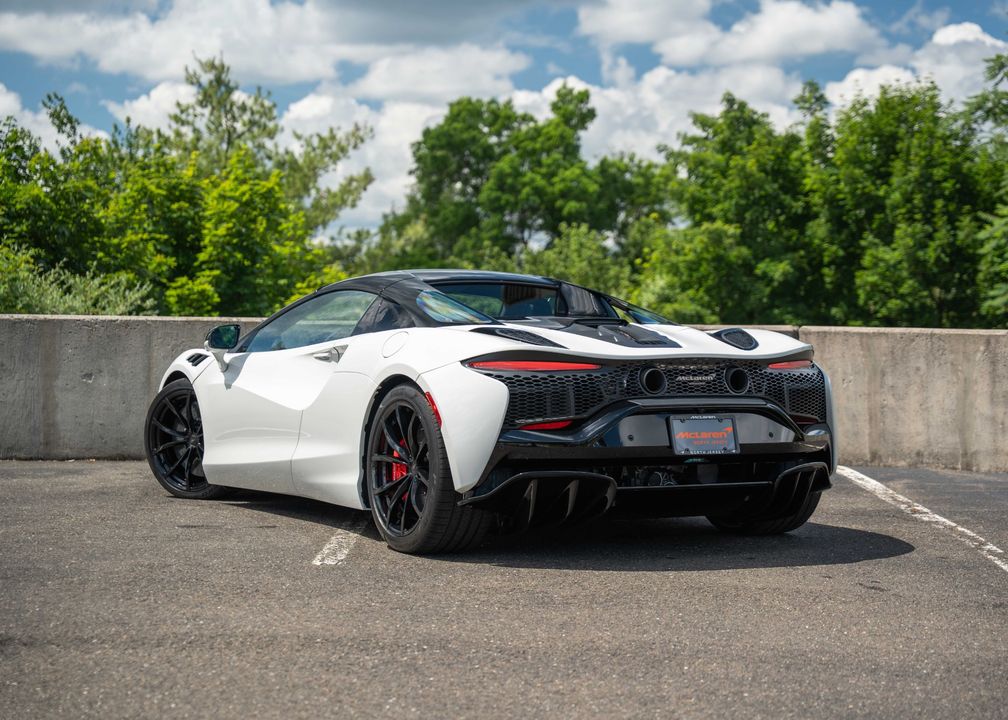 2025 McLaren Artura Spider