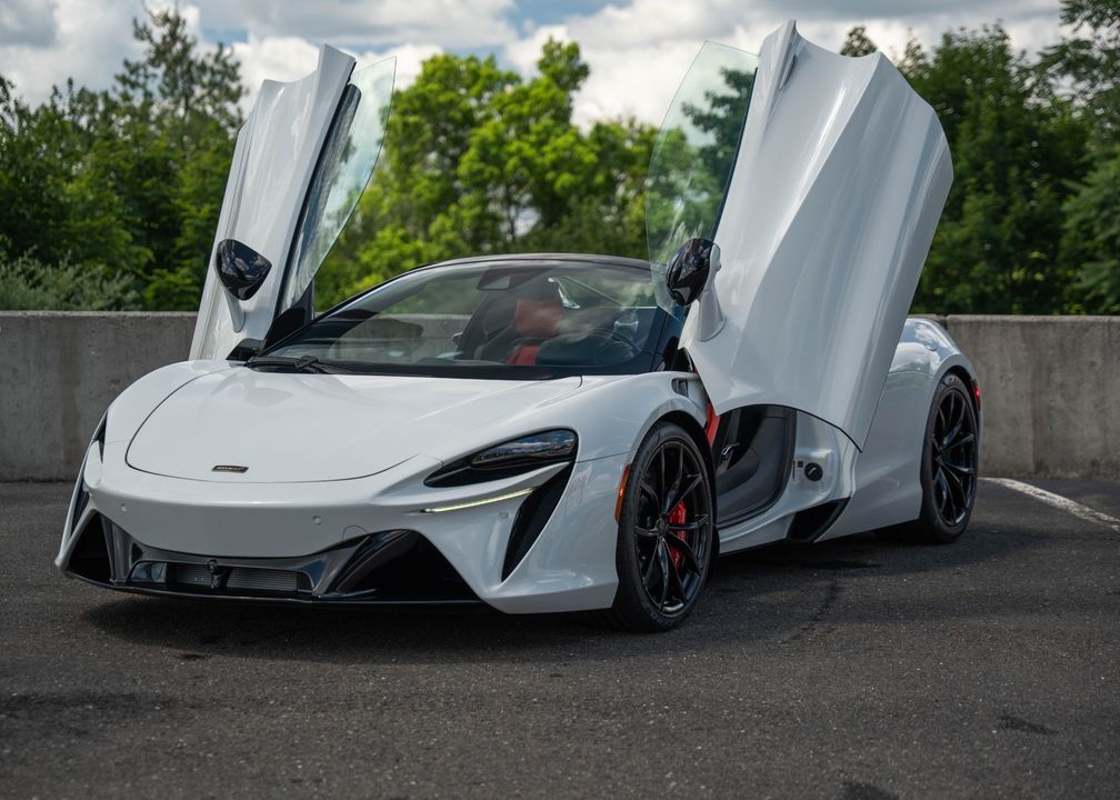 2025 McLaren Artura Spider