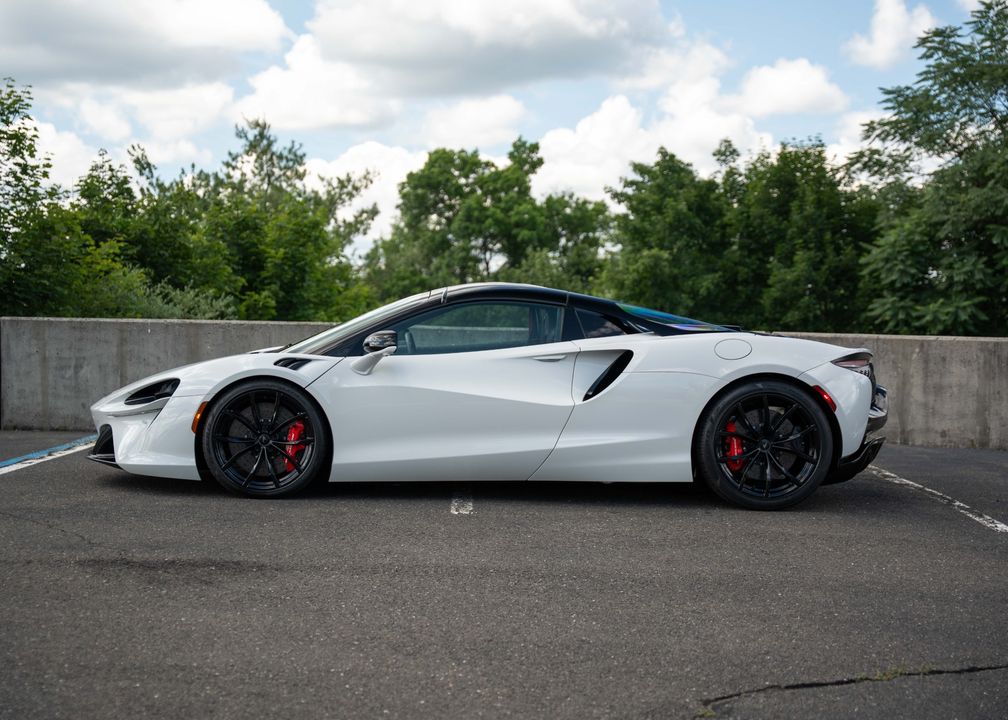 2025 McLaren Artura Spider