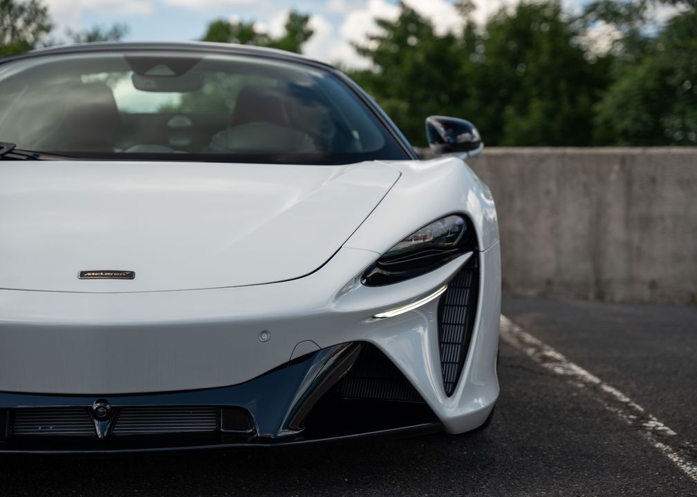 2025 McLaren Artura Spider