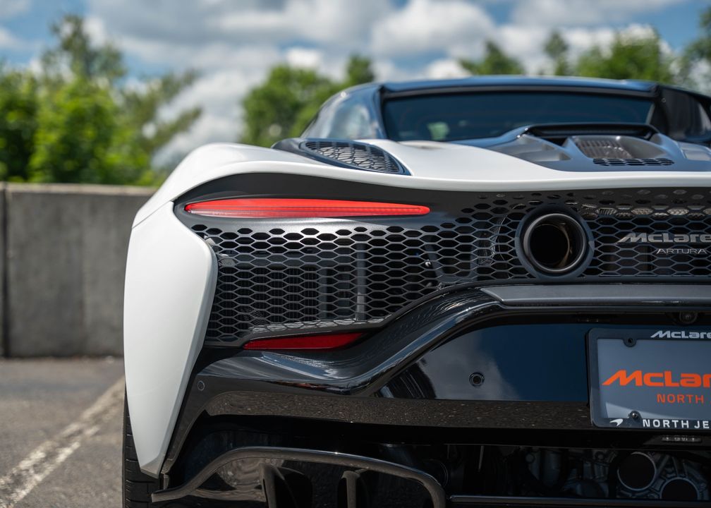 2025 McLaren Artura Spider