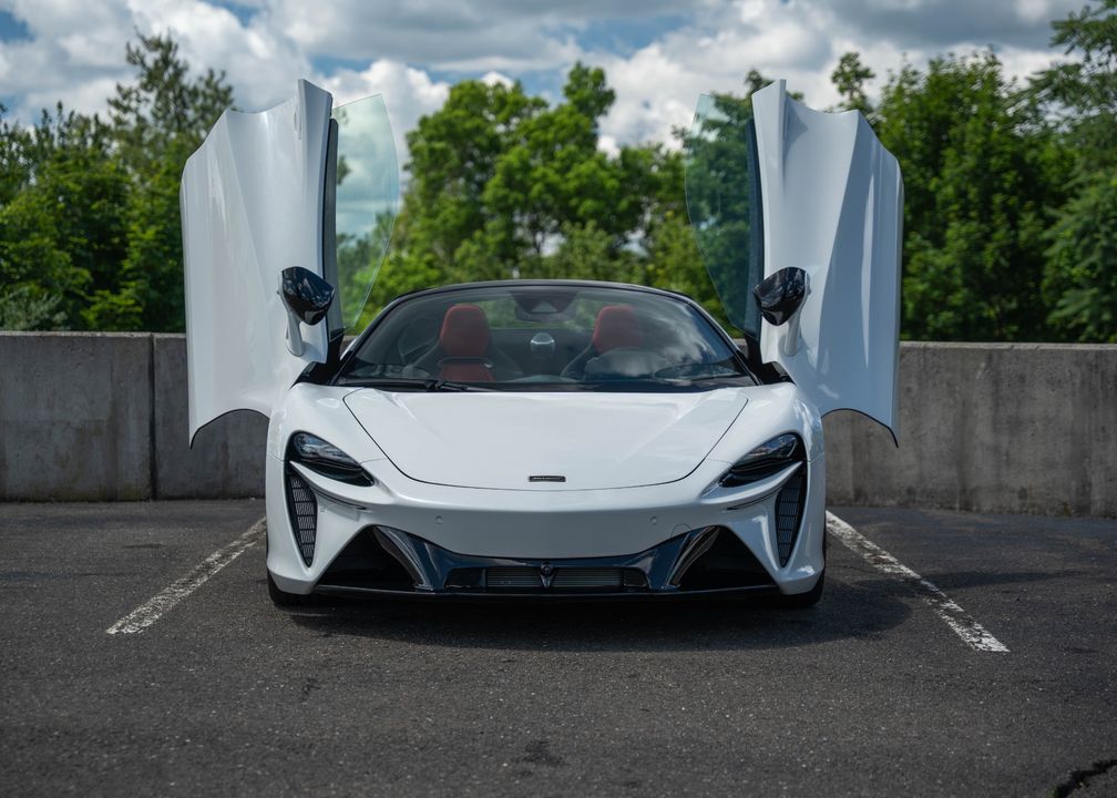 2025 McLaren Artura Spider