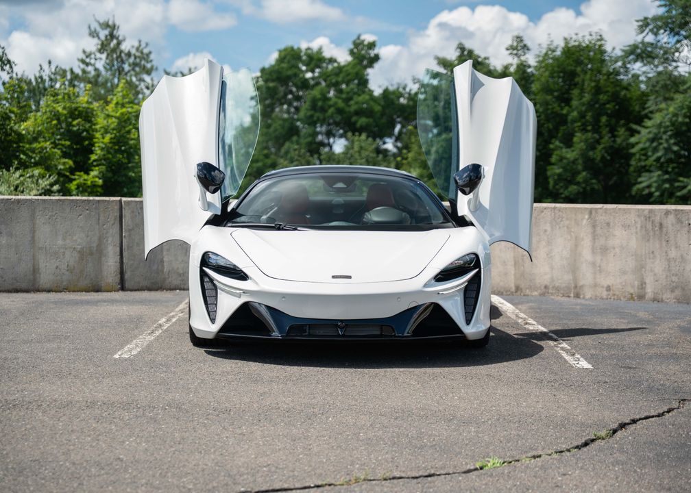 2025 McLaren Artura Spider