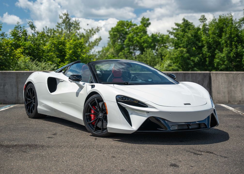 2025 McLaren Artura Spider