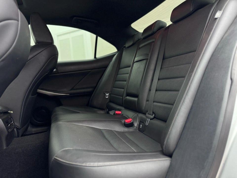 2016 Lexus IS