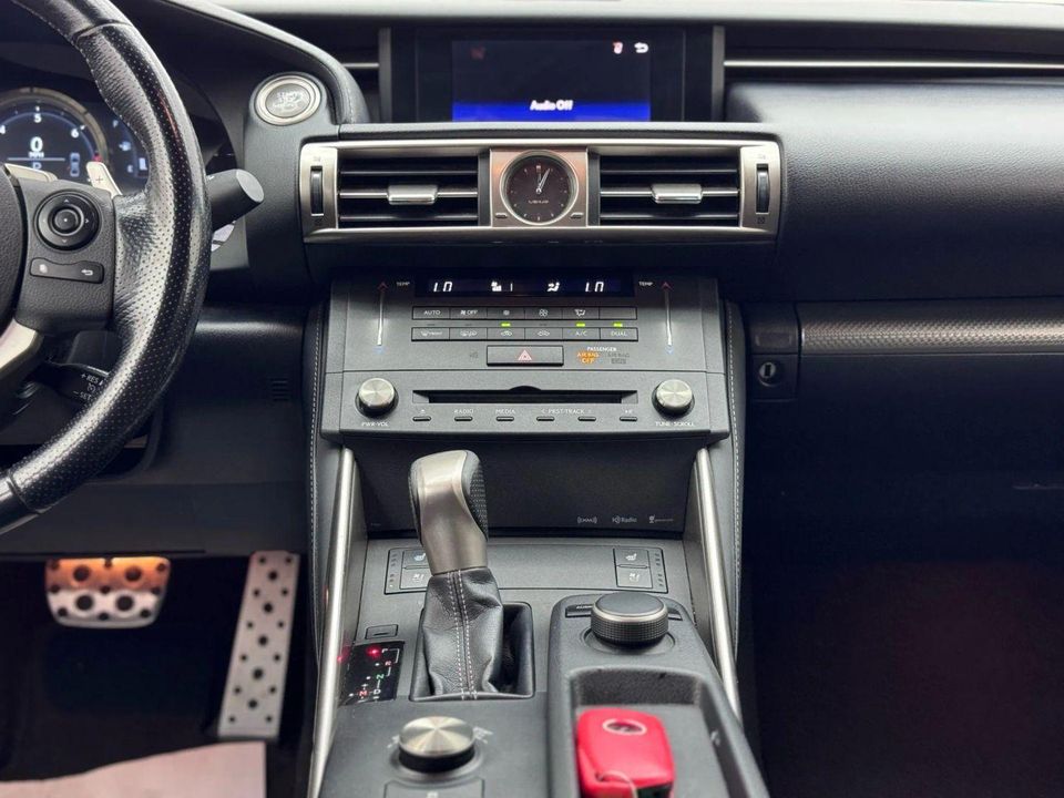 2016 Lexus IS