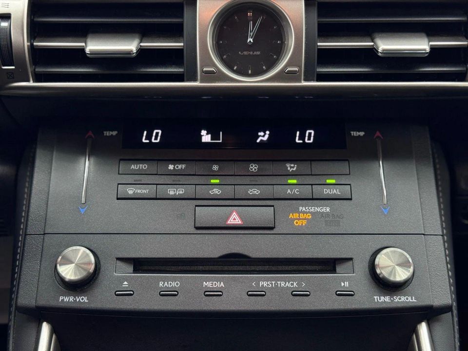 2016 Lexus IS