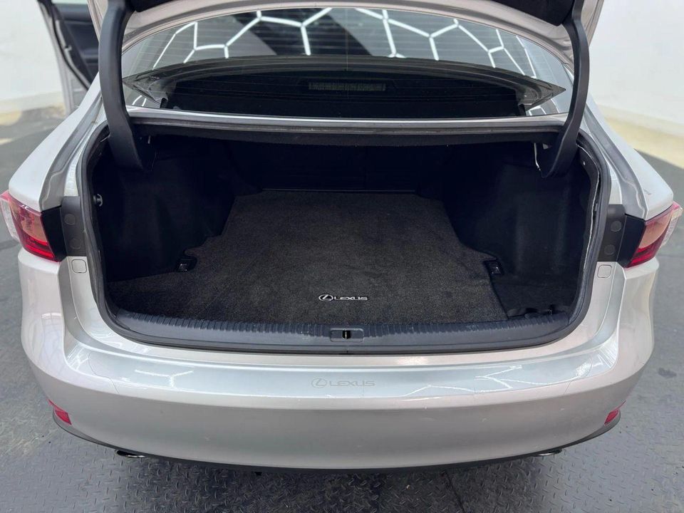 2016 Lexus IS