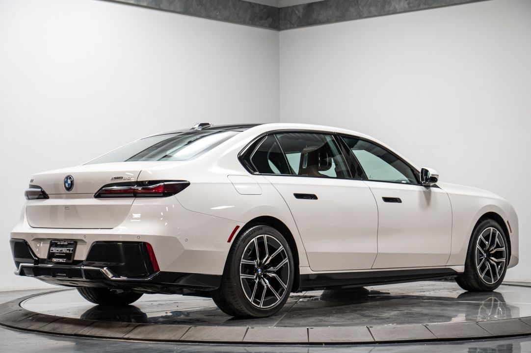 2023 BMW i7