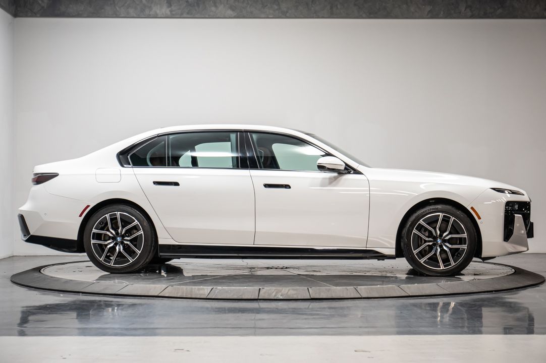 2023 BMW i7
