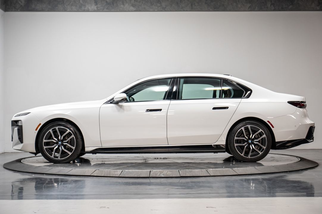 2023 BMW i7