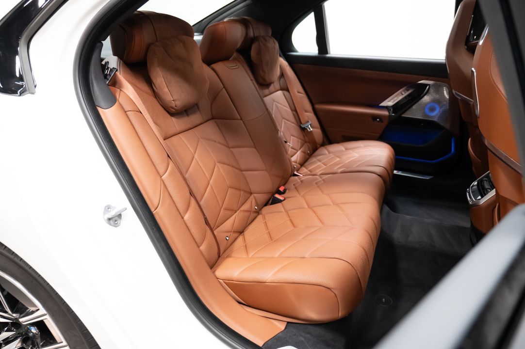 2023 BMW i7