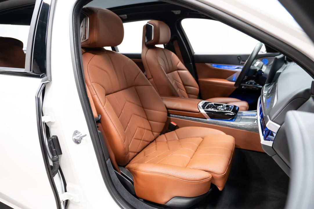 2023 BMW i7