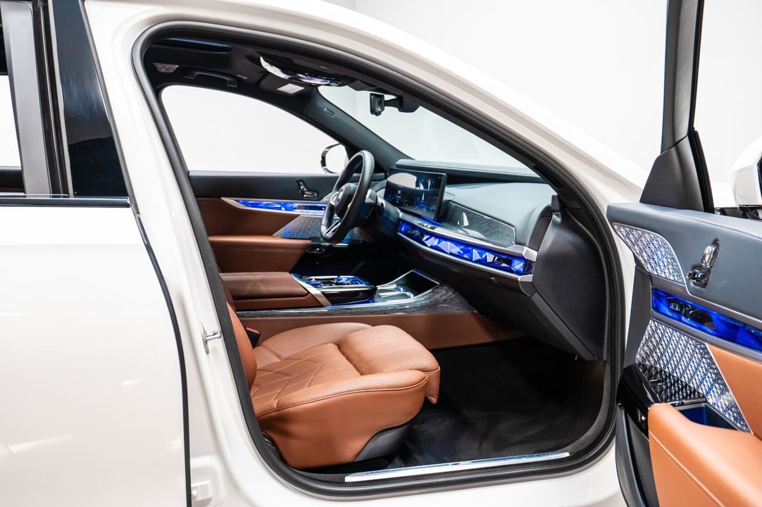 2023 BMW i7