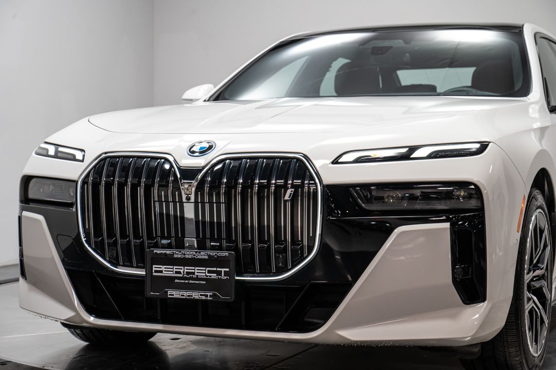 2023 BMW i7