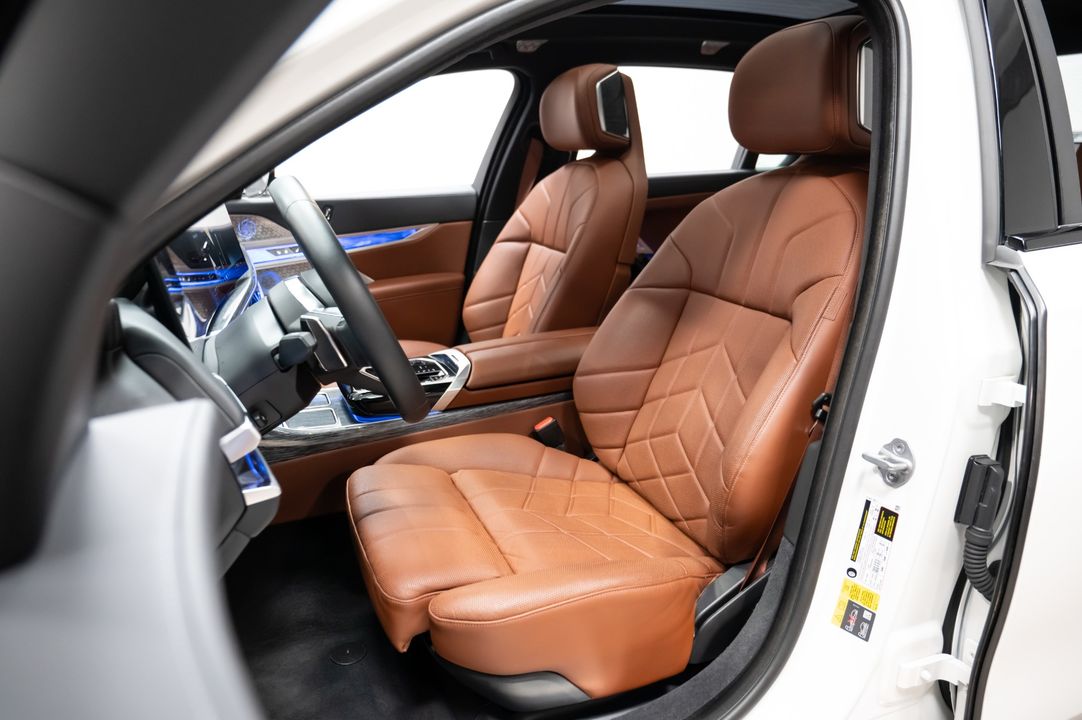2023 BMW i7