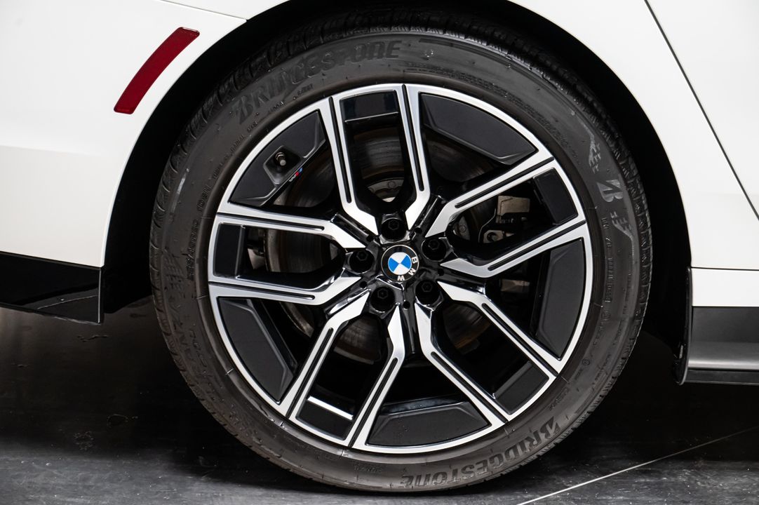 2023 BMW i7