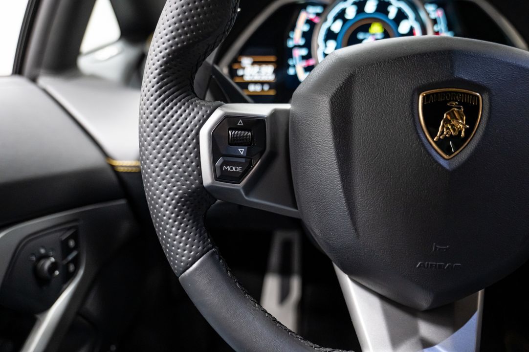 2014 Lamborghini Aventador