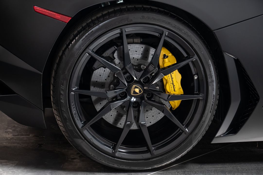 2014 Lamborghini Aventador
