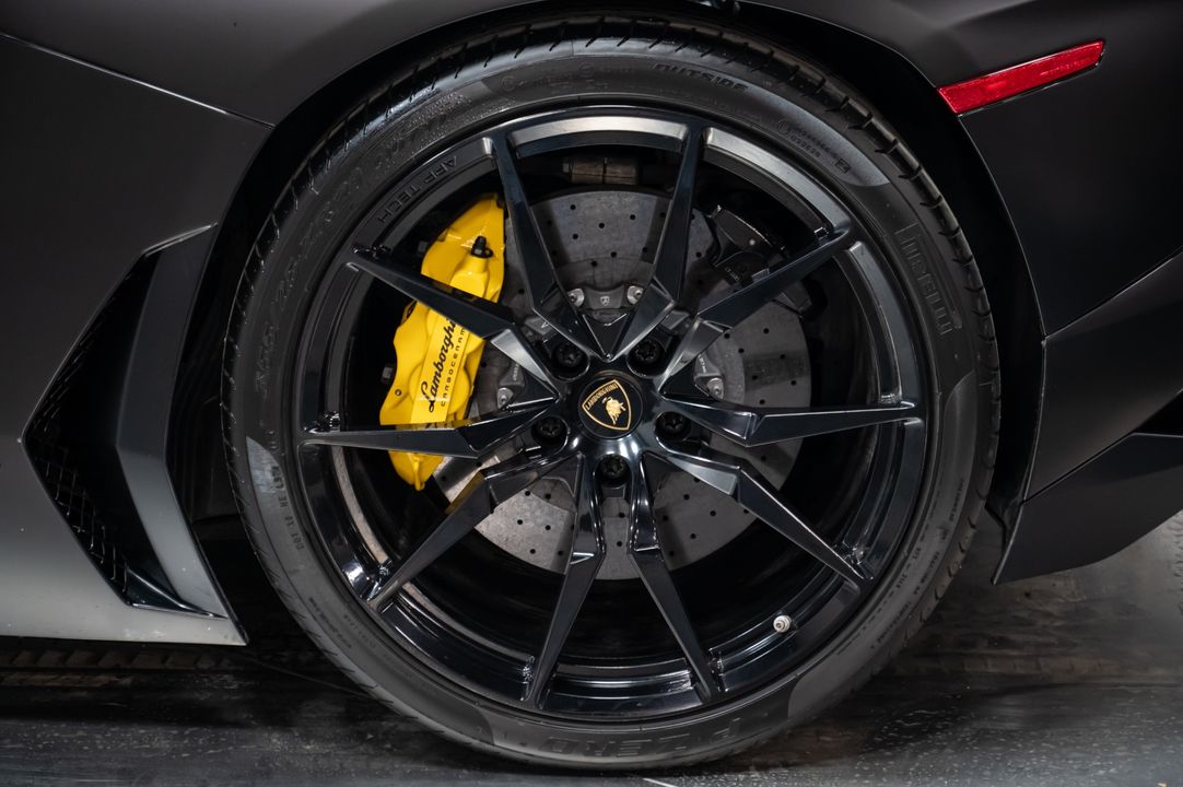 2014 Lamborghini Aventador