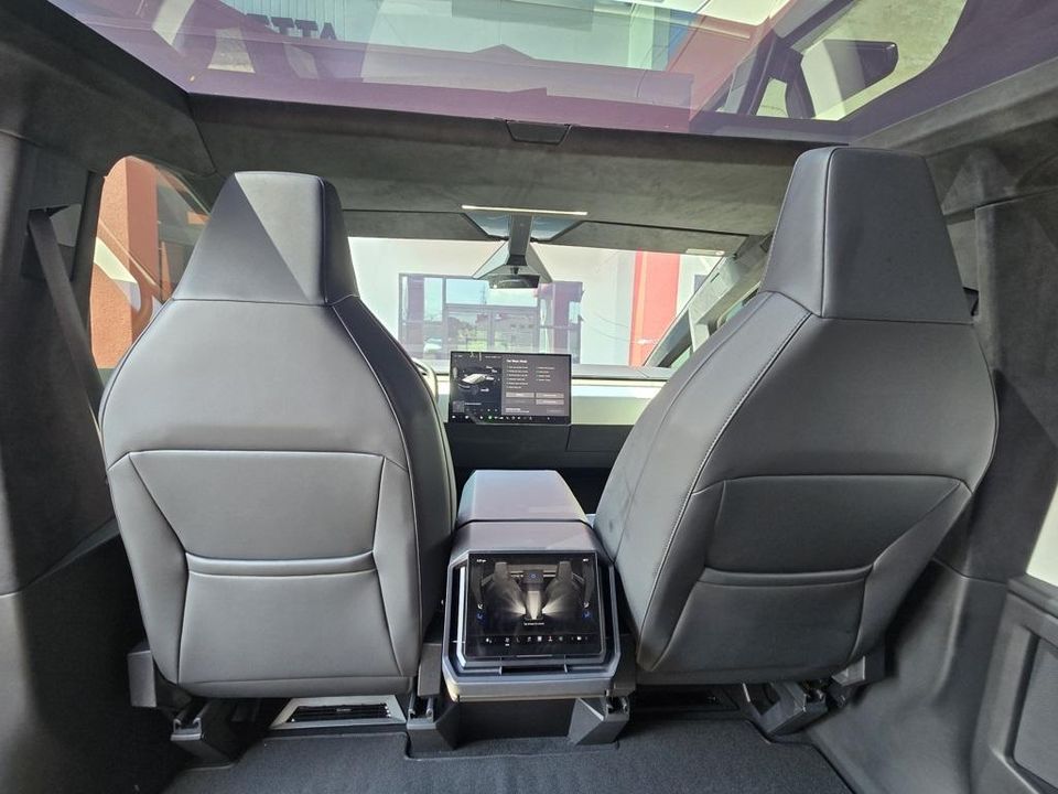 2024 Tesla Cybertruck