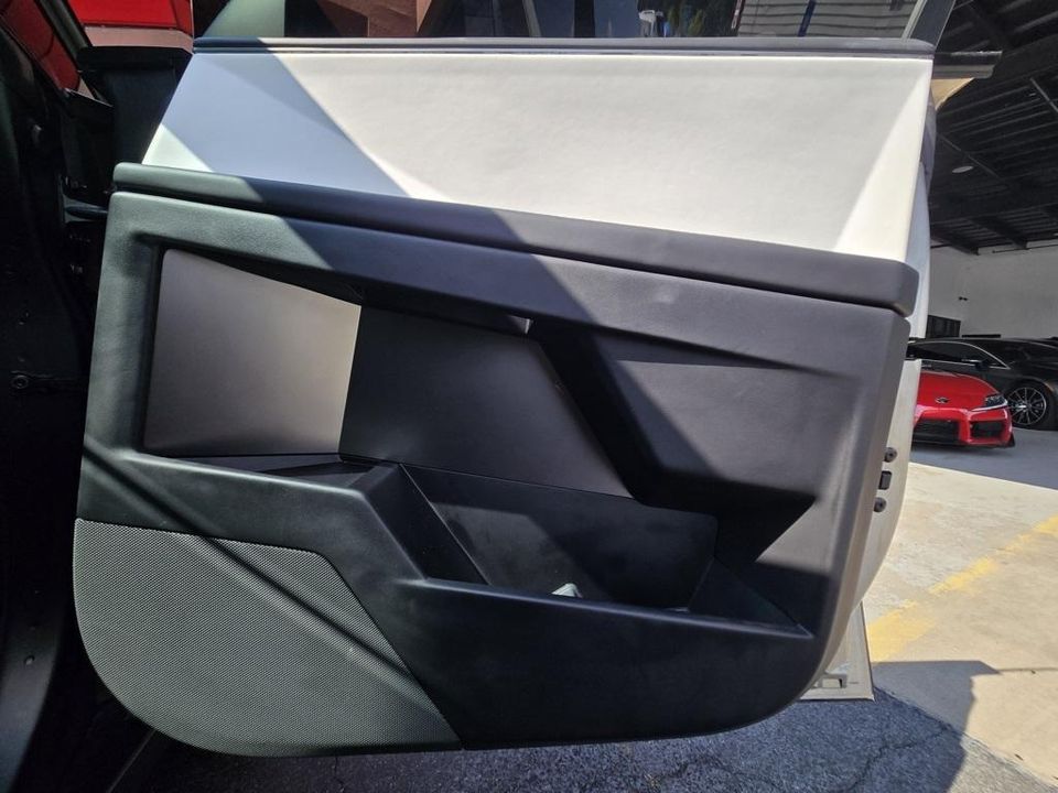 2024 Tesla Cybertruck