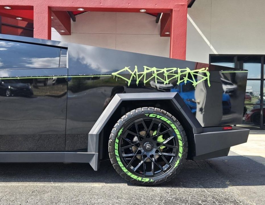 2024 Tesla Cybertruck