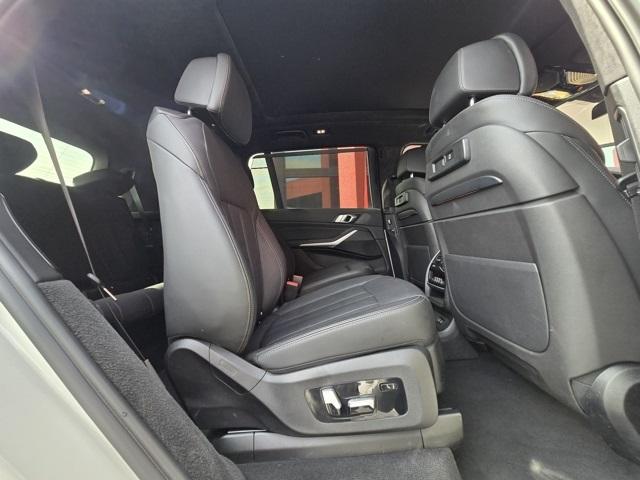 2022 BMW X7