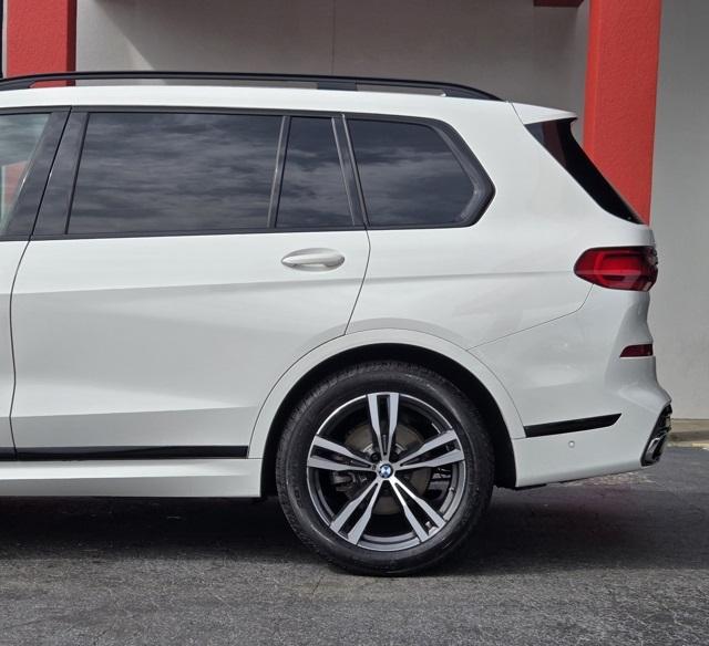 2022 BMW X7