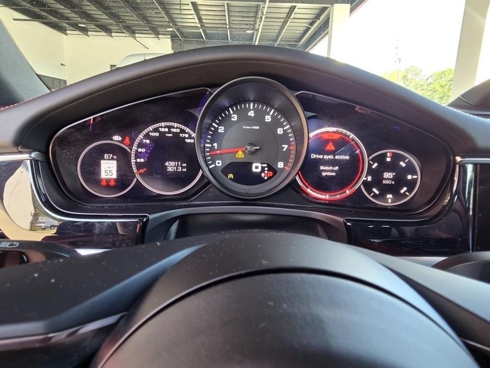 2021 Porsche Panamera