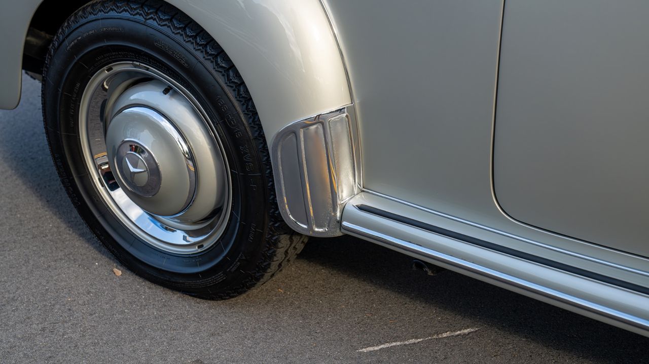 1953 Mercedes-Benz 220A