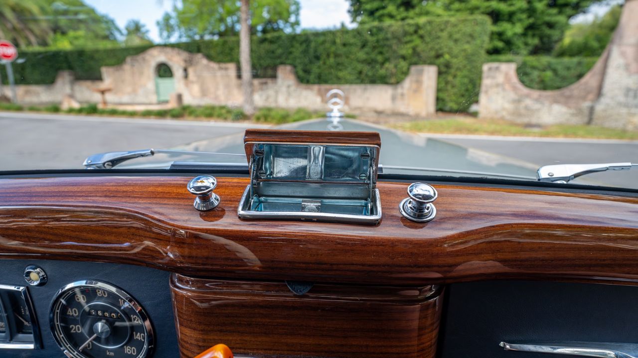 1953 Mercedes-Benz 220A