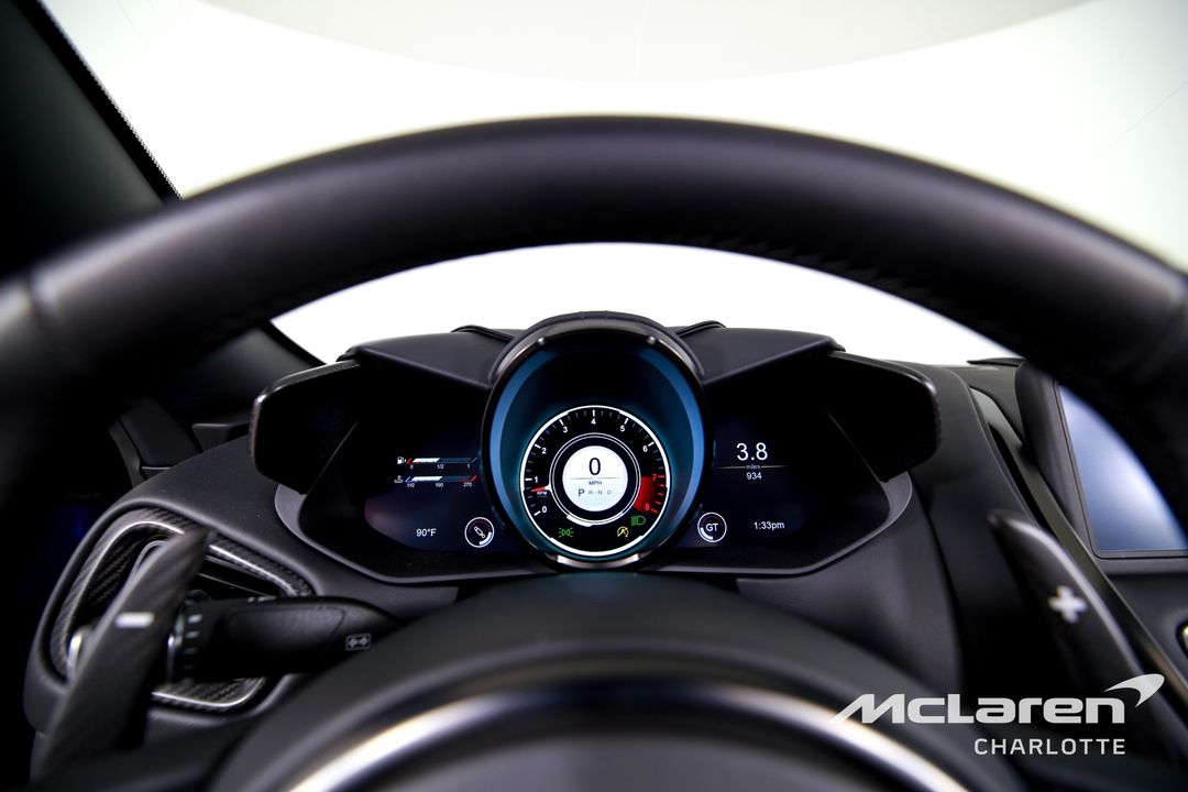 2023 Aston Martin DBS
