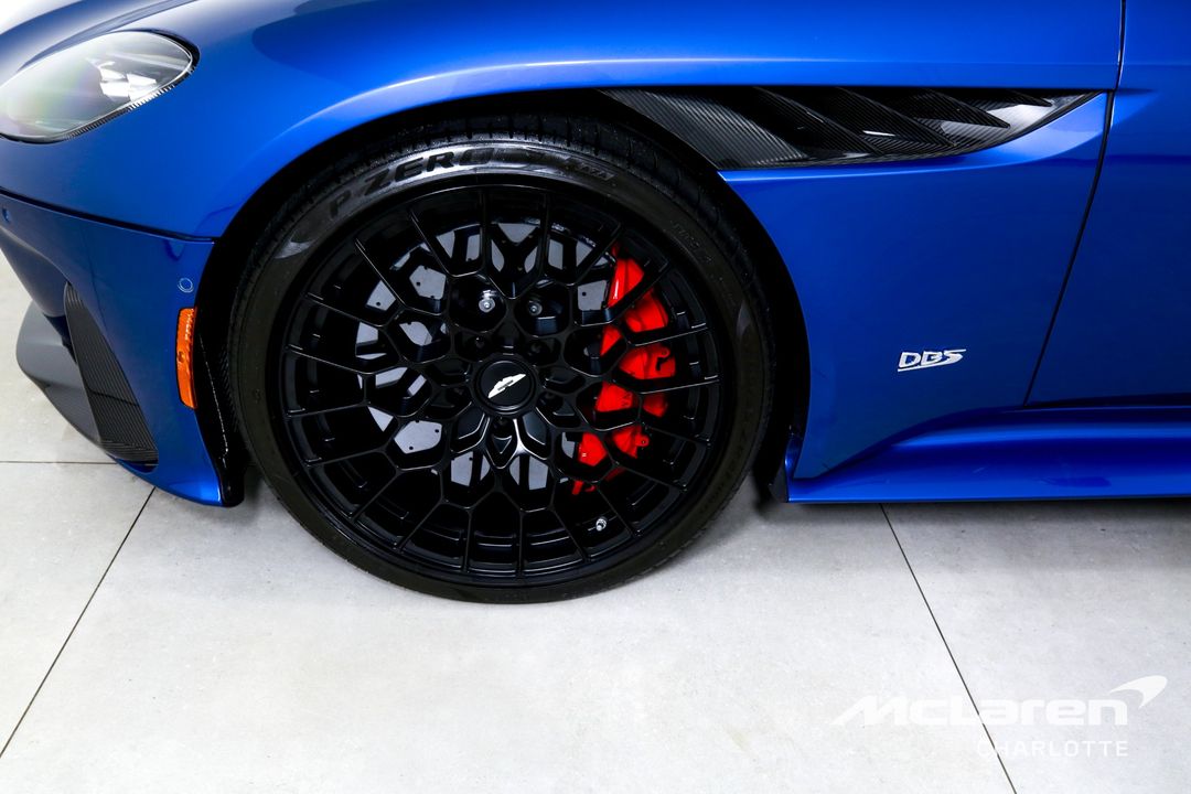 2023 Aston Martin DBS