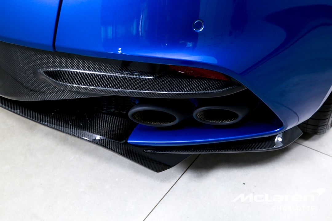 2023 Aston Martin DBS
