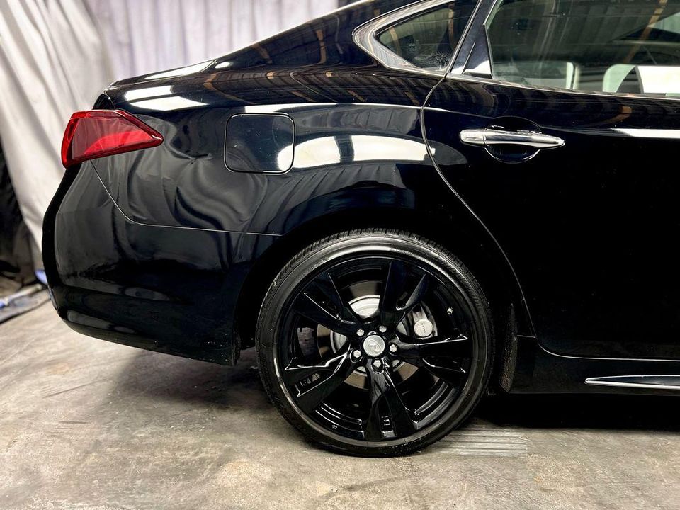 2015 INFINITI Q70L 5.6