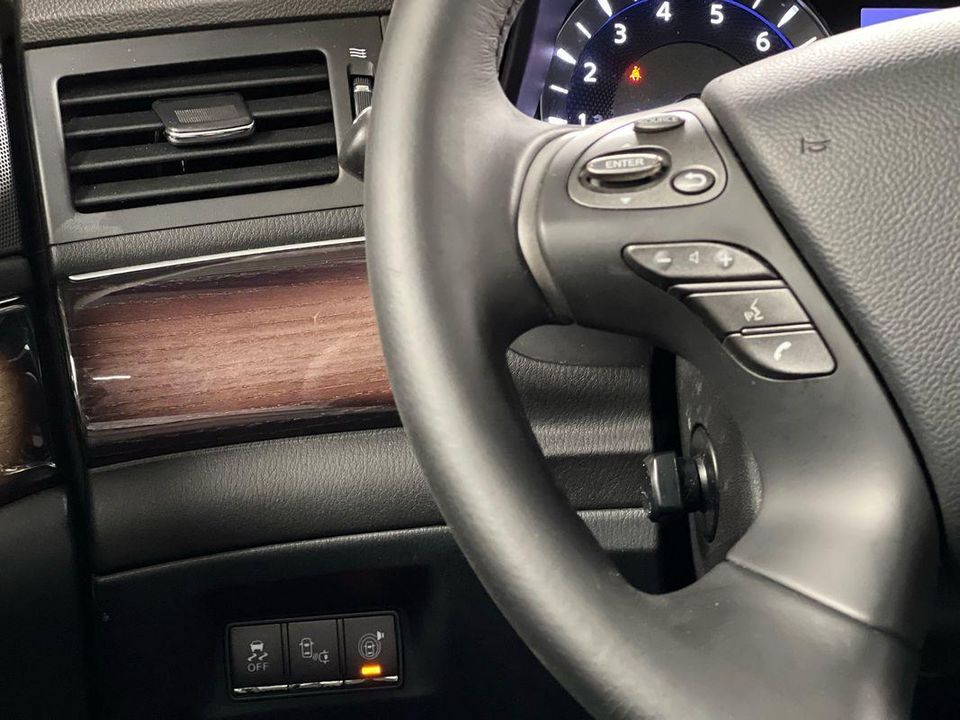 2015 INFINITI Q70L 5.6